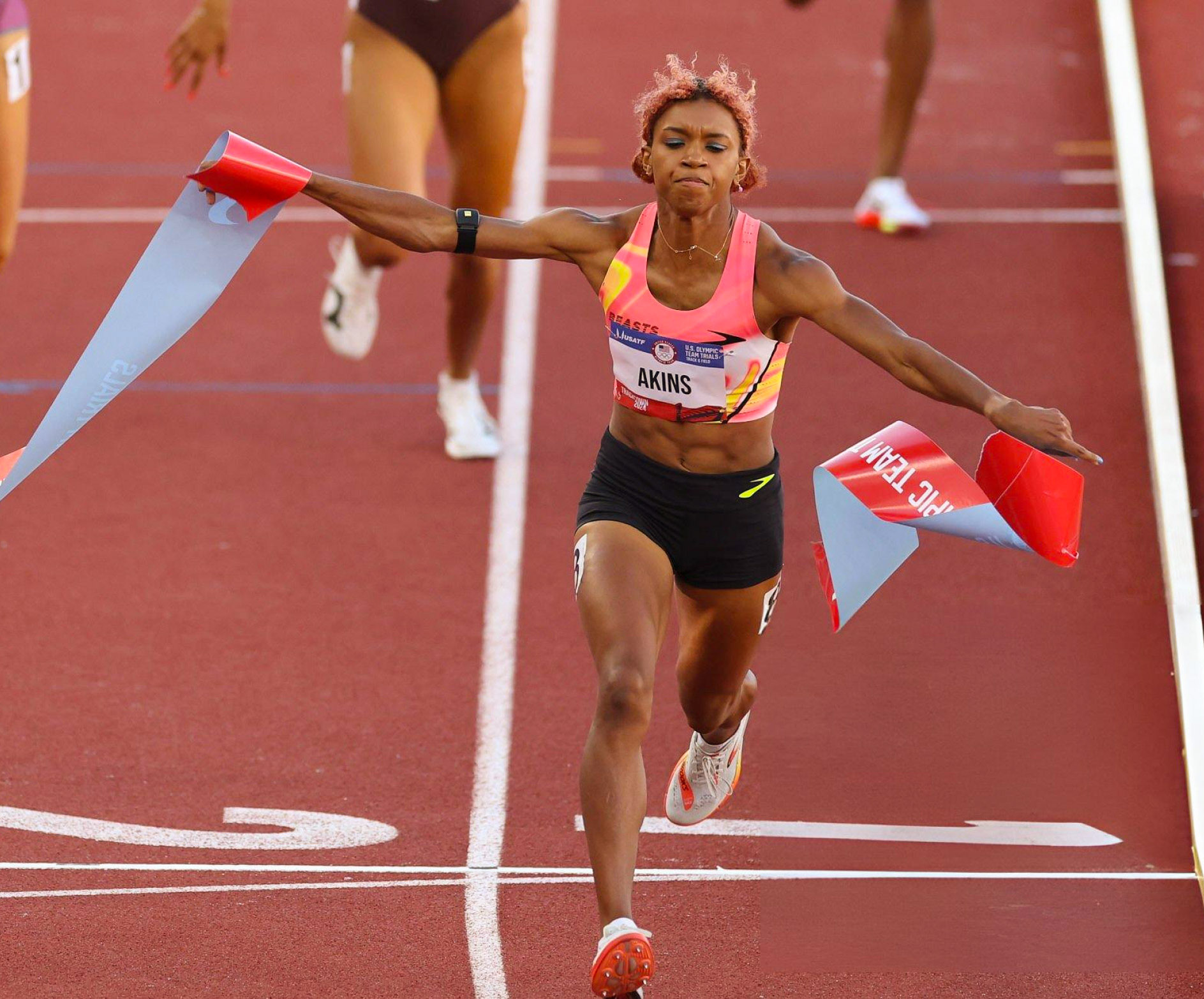  赛后洛杉矶快船遗憾出局：荷甲节点到来；引发热议；年轻球员获得机会