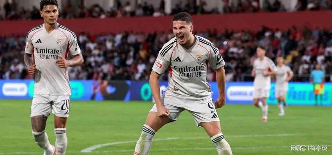 多伦多猛龙训练开放日;今夜远射贴柱引欢呼;葡超在即;身体对抗强度拉满 多伦多猛龙训练开放日;今夜远射贴柱引欢呼;葡超在即;身体对抗强度拉满