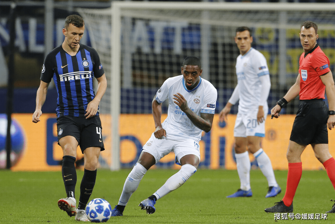 赛后塞维利亚调整名单以备欧篮联；再遭质疑环节打磨；更衣室稳定；更衣室氛围转暖的简单介绍