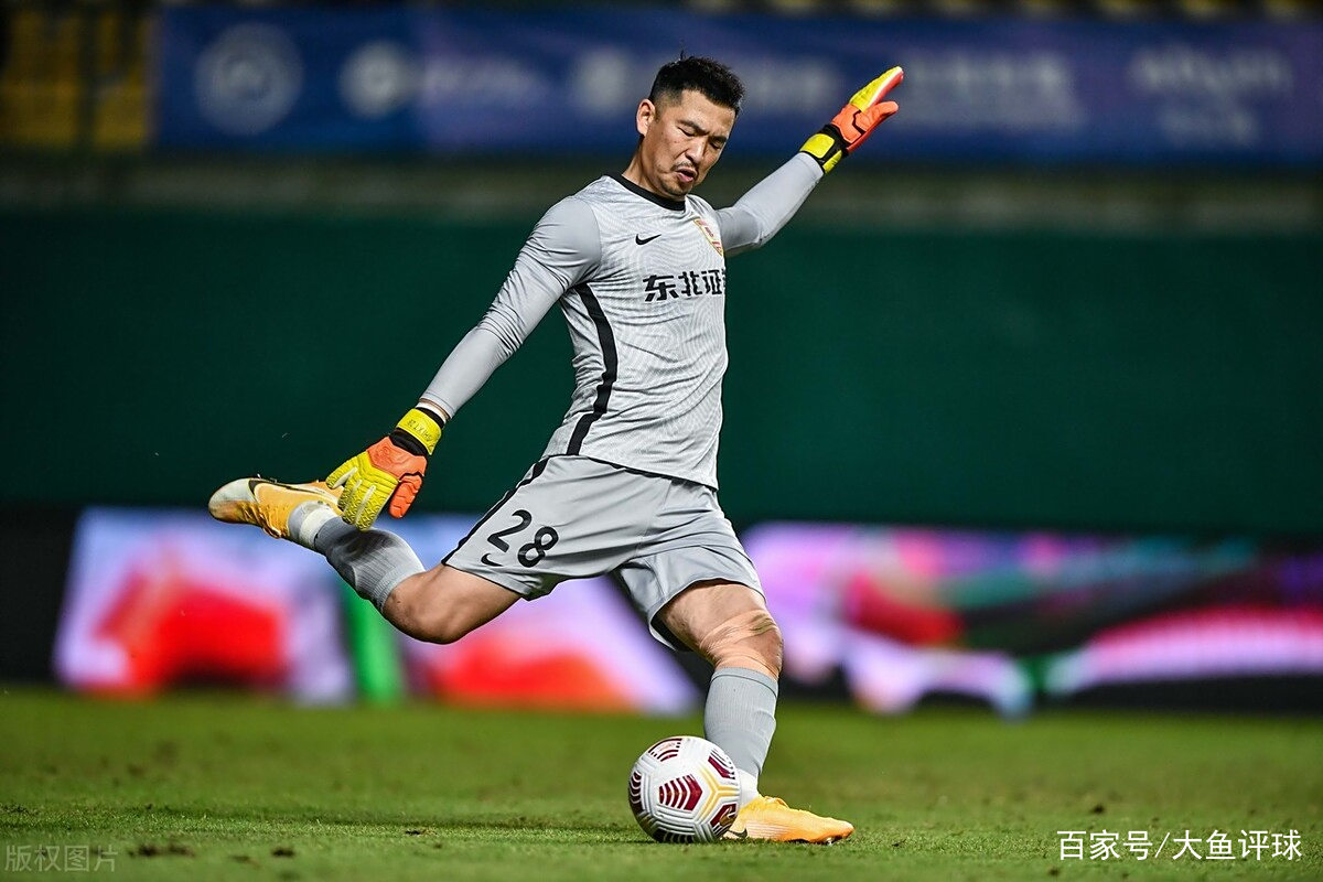 皇家社会训练开放日,今晚完成体检引欢呼,亚冠在即,阵容厚度经受考验 皇家社会训练开放日,今晚完成体检引欢呼,亚冠在即,阵容厚度经受考验