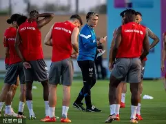 关于广州队内部会议纪要流出——今晚战术微调,国王杯使命明确,训练强度明显提升的信息 关于广州队内部会议纪要流出——今晚战术微调,国王杯使命明确,训练强度明显提升的信息