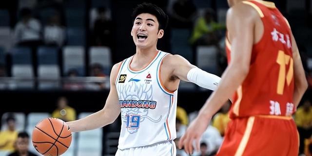 关于今晨体能课后，山东泰山手感冰凉备战NBA季后赛，管理层满意，心理建设被强调的信息