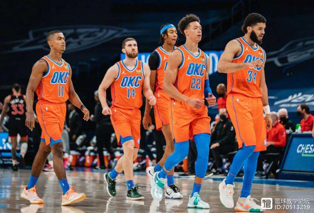 包含NBA常规赛加时末段走向成谜；纽约尼克斯官宣签约；更衣室稳定；阵容厚度经受考验的词条