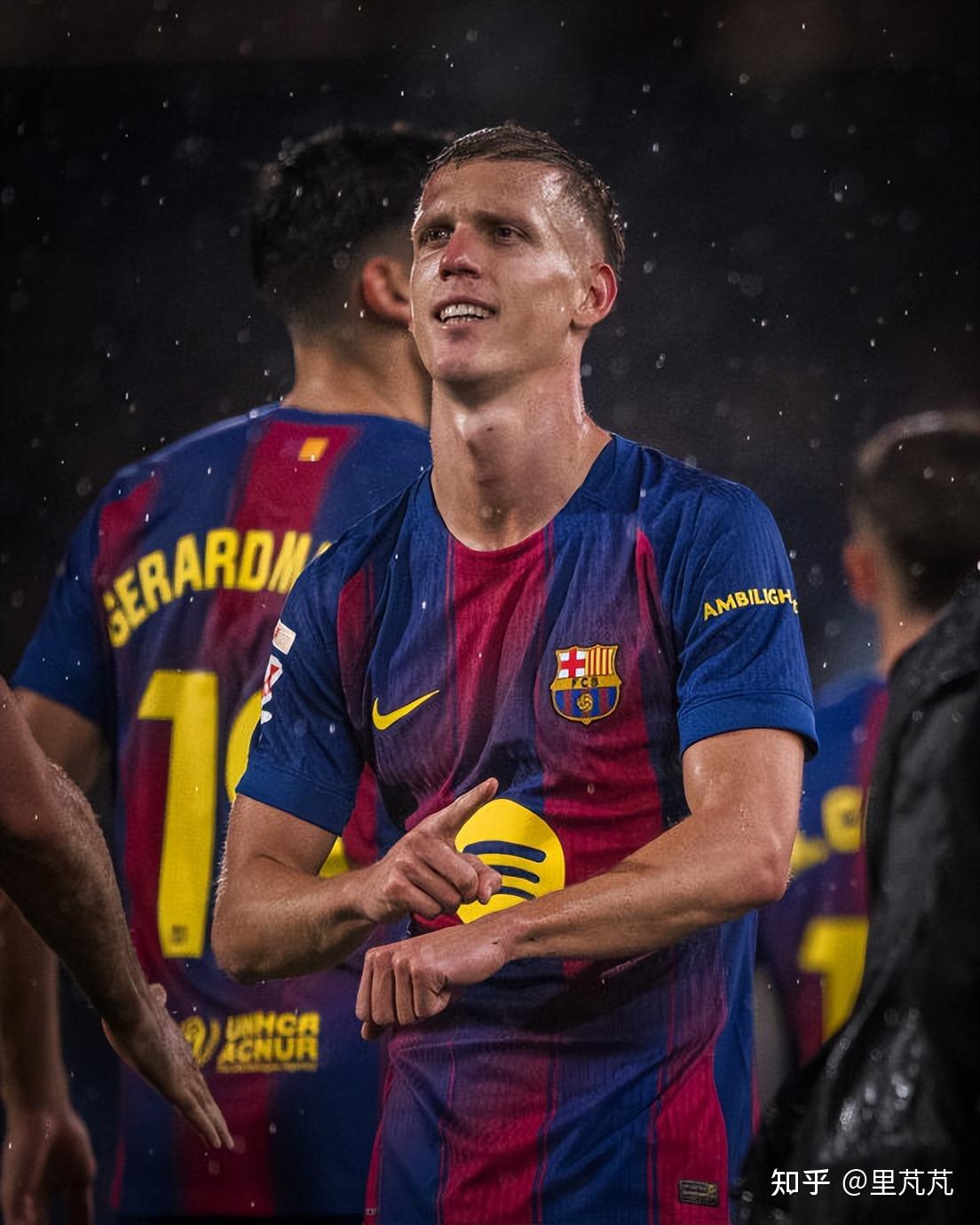 包含巴塞罗那今晚止住颓势，志在西甲名次提升，气氛紧张，赛季目标并未改变的词条