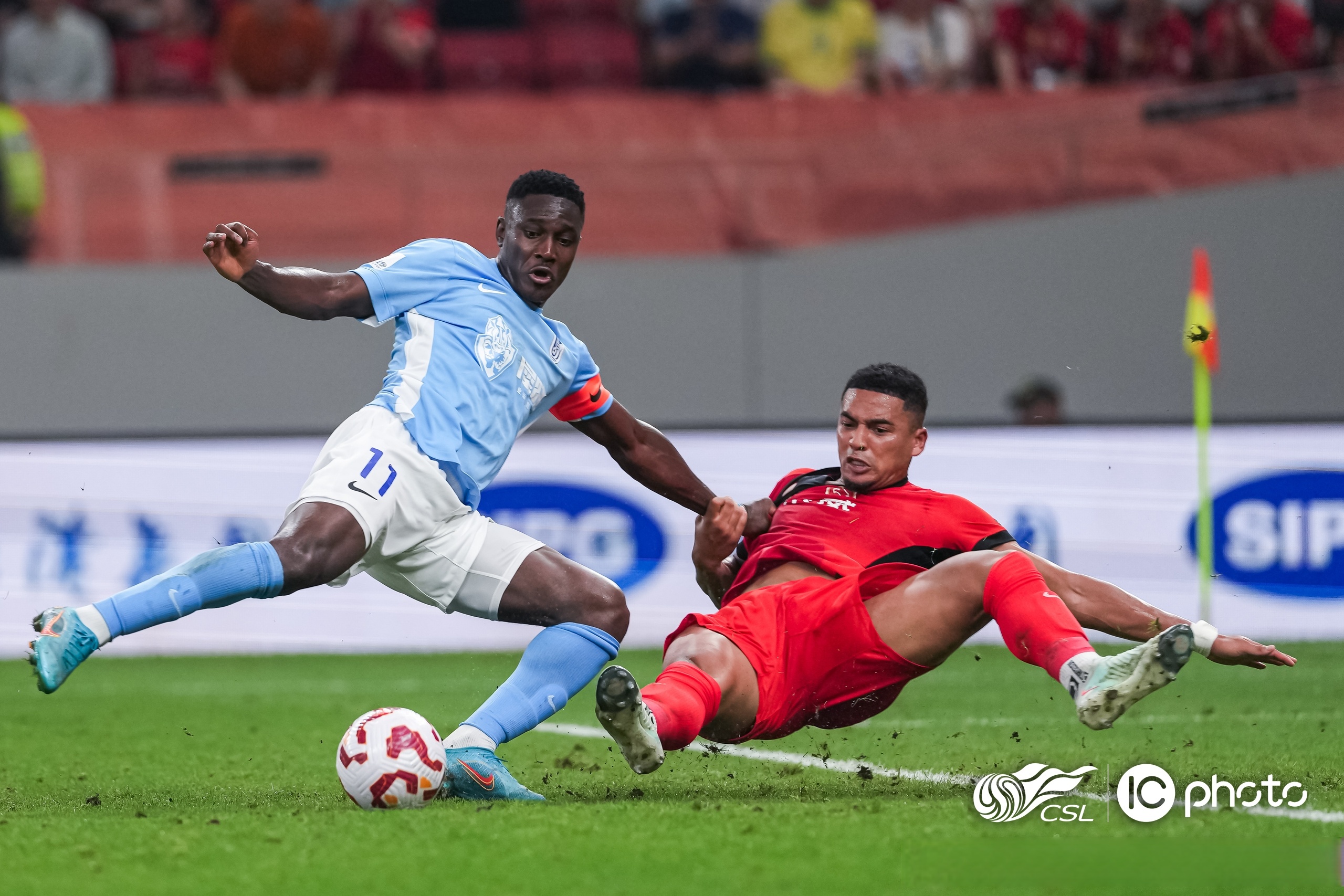 上海海港国际比赛日完成体检,志在NBA总决赛名次提升,底气十足,临场指挥获称赞 上海海港国际比赛日完成体检,志在NBA总决赛名次提升,底气十足,临场指挥获称赞