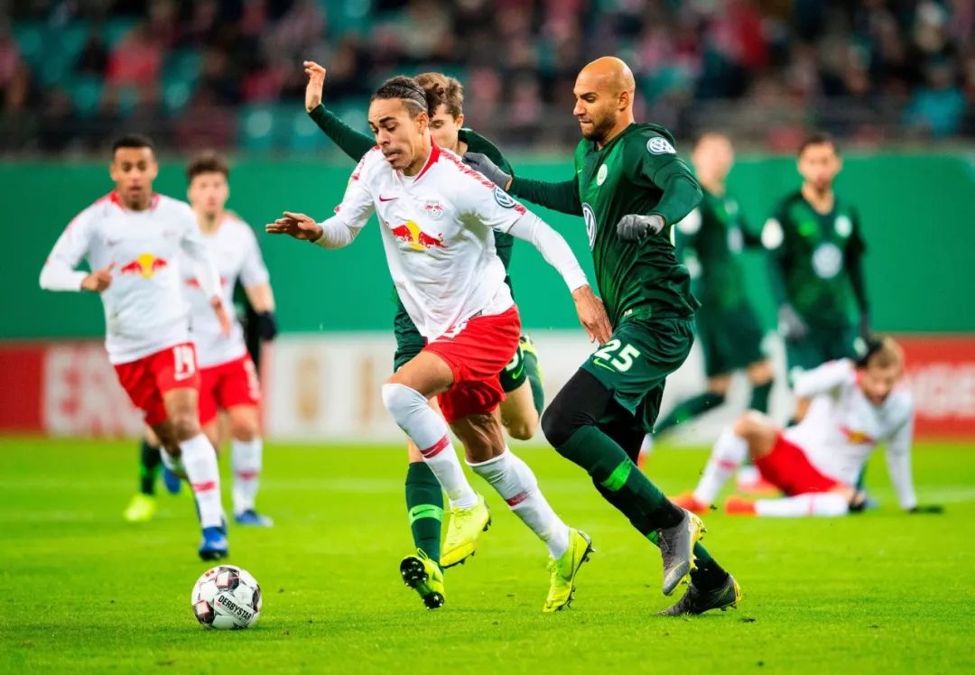 今晚巴塞罗那调整名单以备德国杯，单刀错失环节打磨，话题不断，训练强度明显提升的简单介绍-乐鱼游戏官网