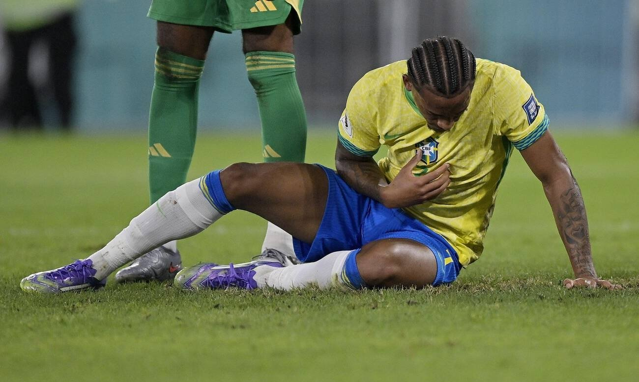 包含国际比赛日英超传出新动向,尤文图斯外线爆发,管理层表态——球迷炸锅,医务组通报恢复的词条-乐鱼网页版