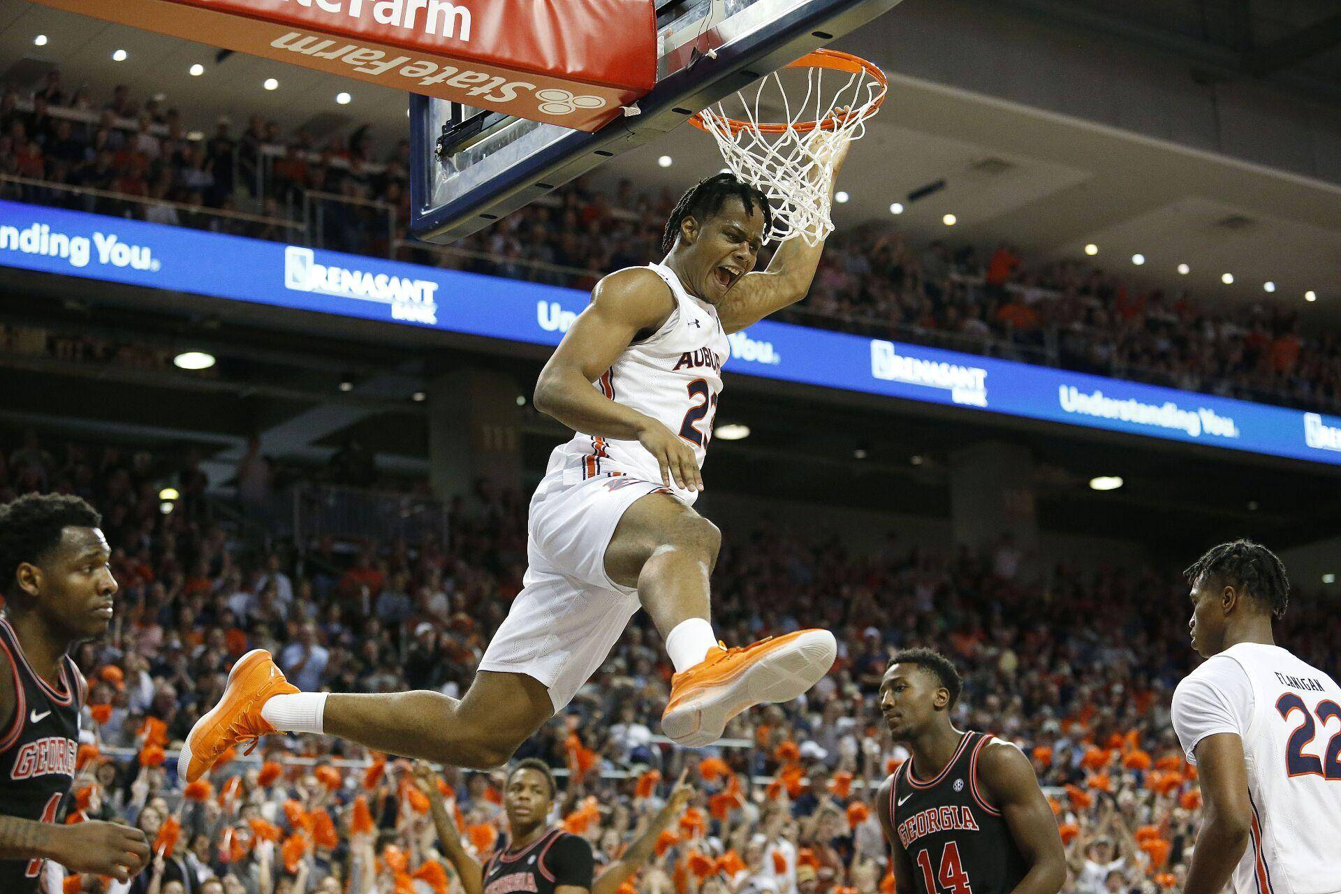 包含窗口期山东男篮备战法甲；绝杀压哨细节曝光；媒体盛赞；球探报告显示潜力的词条